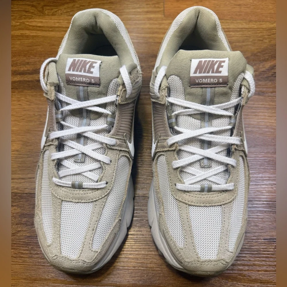 NIKE Zoom Vomero 5 Men’s 8.5/ Women’s 10 - Picture 3 of 9
